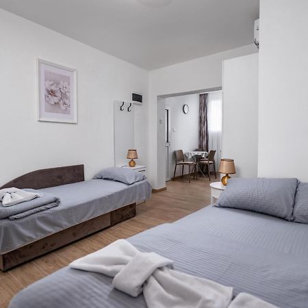 Apartmani Kaan พอดโกริกา ภายนอก รูปภาพ