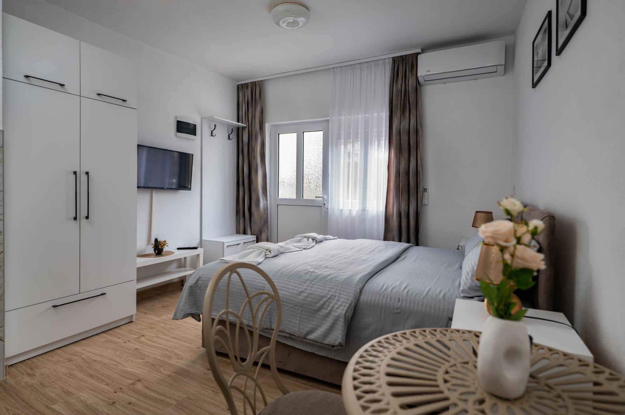 Apartmani Kaan พอดโกริกา ภายนอก รูปภาพ