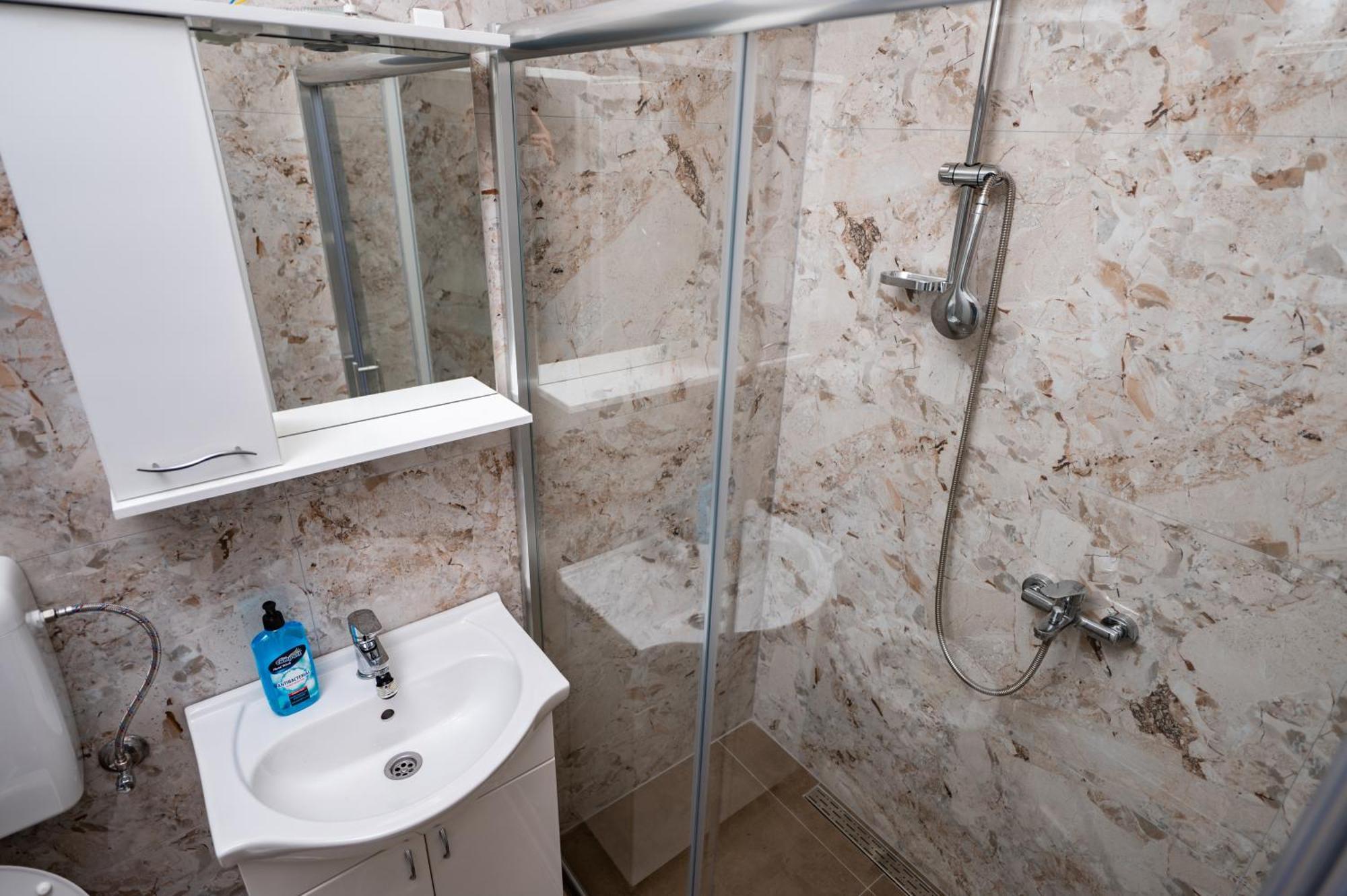 Apartmani Kaan พอดโกริกา ภายนอก รูปภาพ