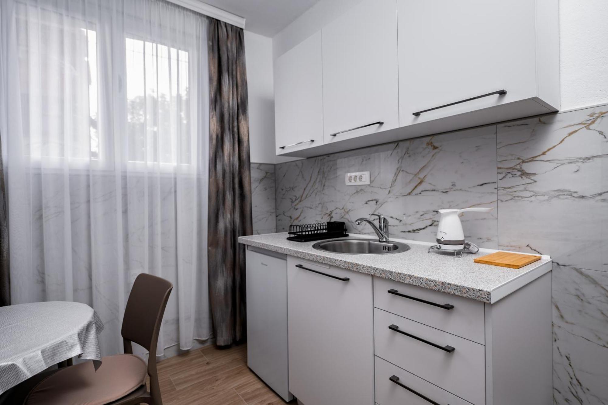 Apartmani Kaan พอดโกริกา ภายนอก รูปภาพ