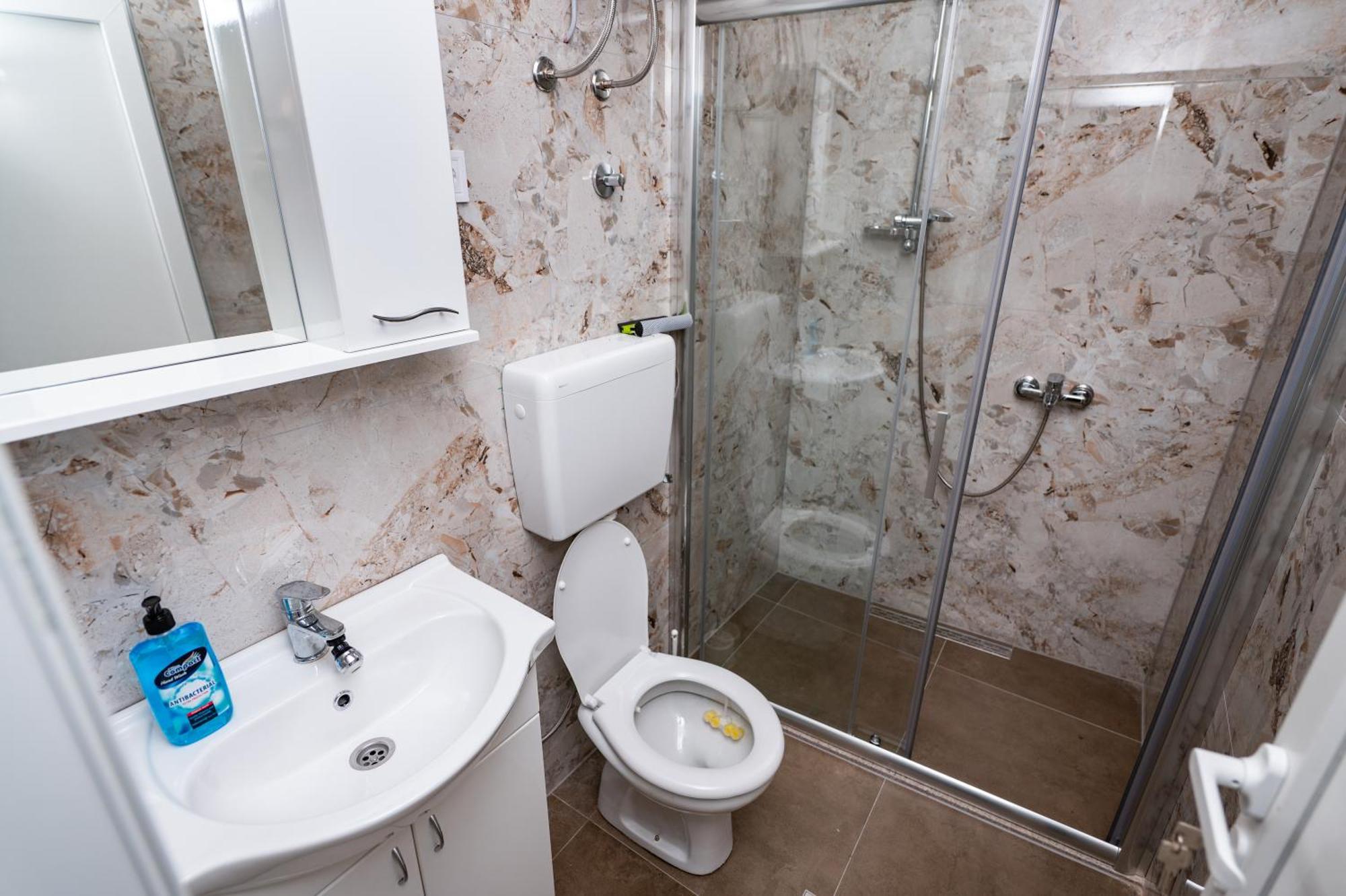 Apartmani Kaan พอดโกริกา ภายนอก รูปภาพ