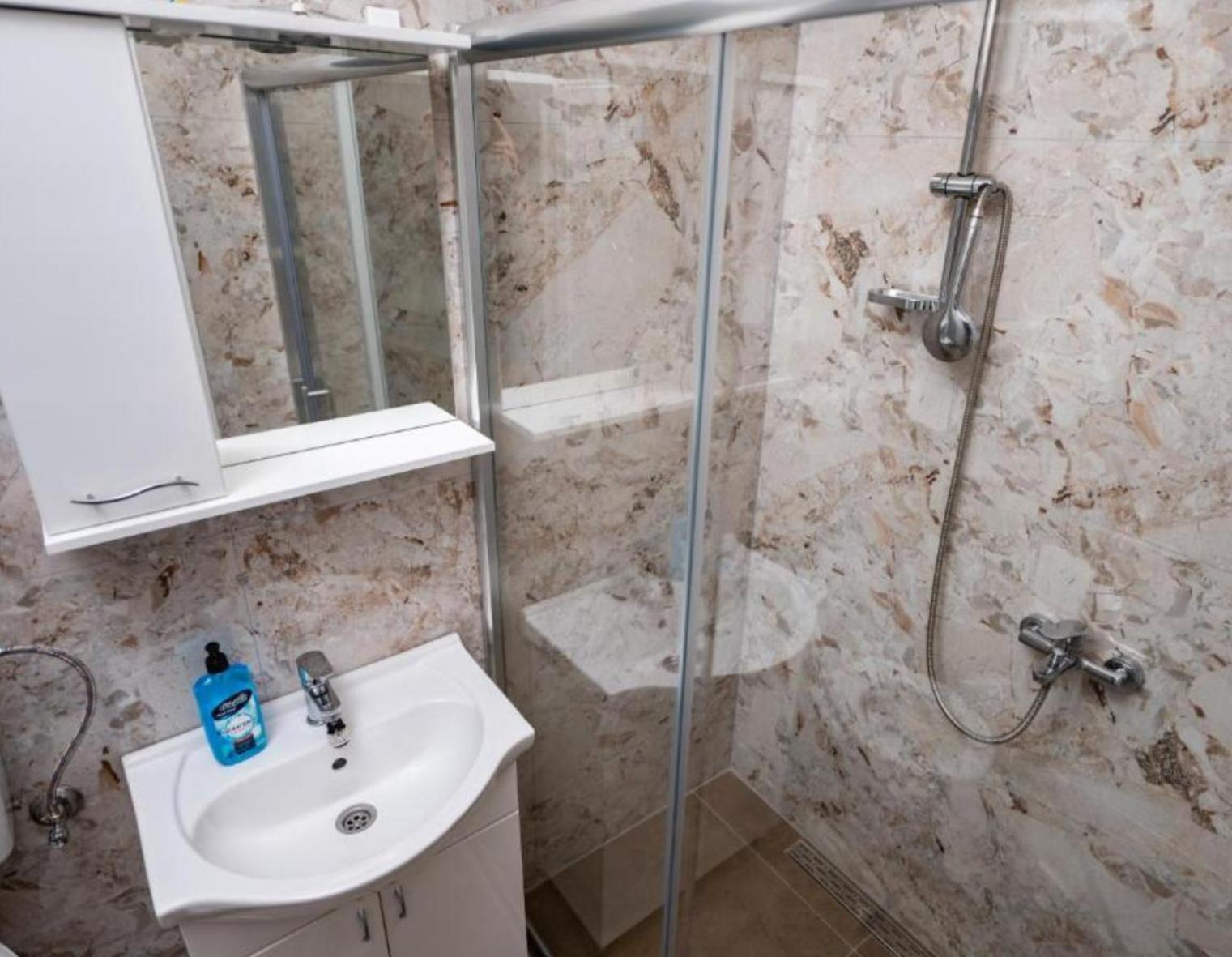 Apartmani Kaan พอดโกริกา ภายนอก รูปภาพ