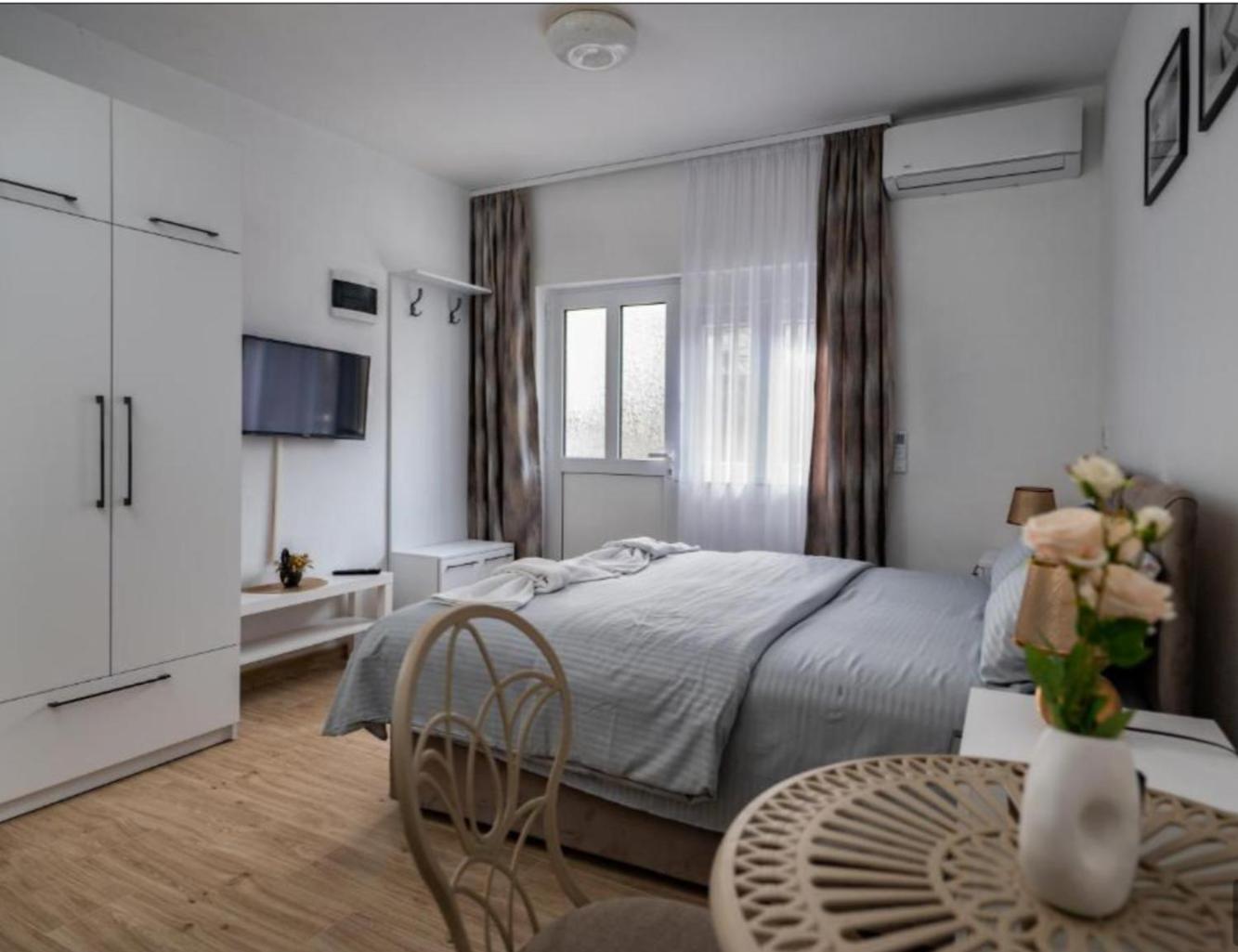 Apartmani Kaan พอดโกริกา ภายนอก รูปภาพ